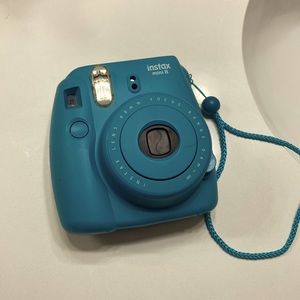 Fuji  camera does not include batteries